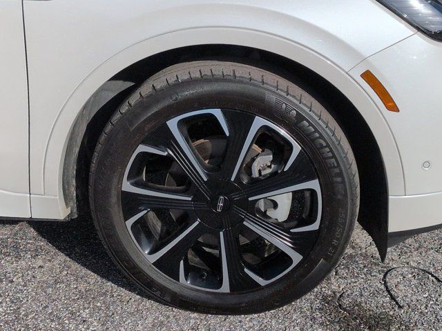 Used 2024 Lincoln Nautilus Reserve AWD/4WD image 10