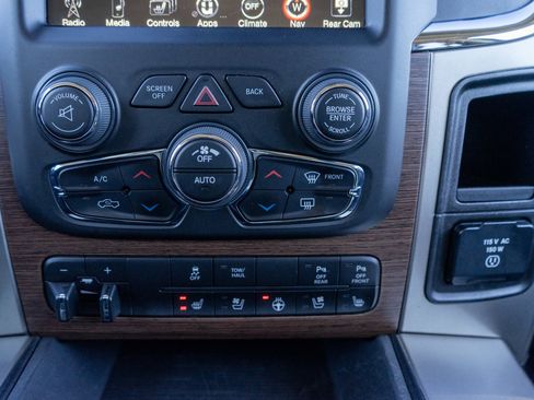 Used 2017 RAM 1500 Laramie w/ Convenience Group AWD/4WD image 20