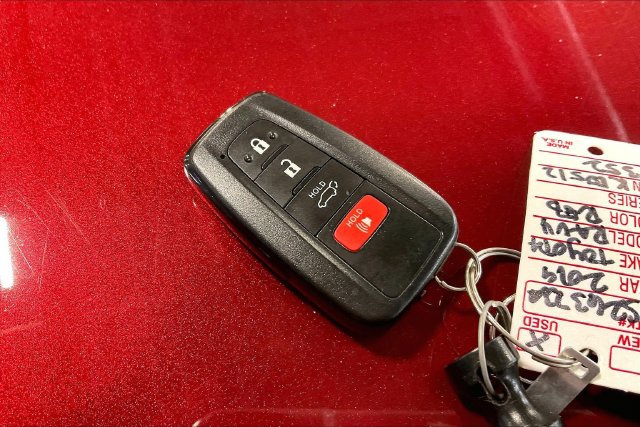 Used 2019 Toyota RAV4 XLE w/ Convenience Package AWD/4WD image 11