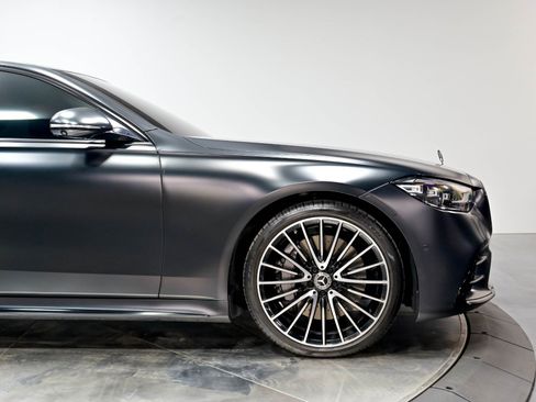 Used 2022 Mercedes-Benz S 580 4MATIC Sedan w/ AMG Line Package image 21