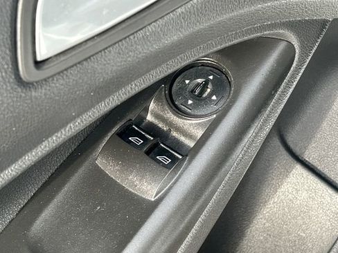 Used 2015 Ford Transit Connect XLT image 12