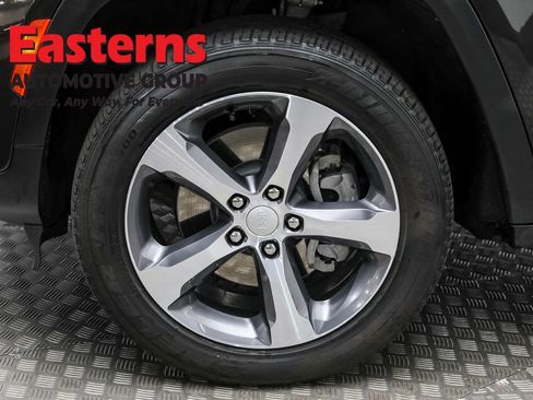 Used 2023 Jeep Grand Cherokee 4WD 4xe image 29