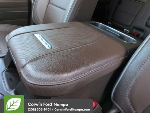 Used 2025 GMC Sierra 3500 Denali AWD/4WD image 18