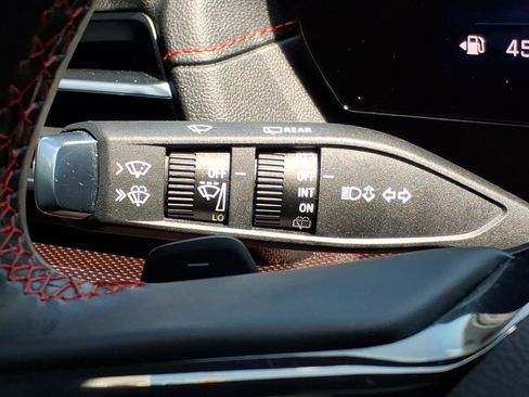 Used 2024 Chevrolet Traverse RS AWD/4WD image 28
