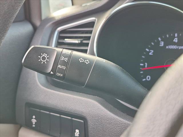 Used 2020 Kia Sedona LX FWD image 15