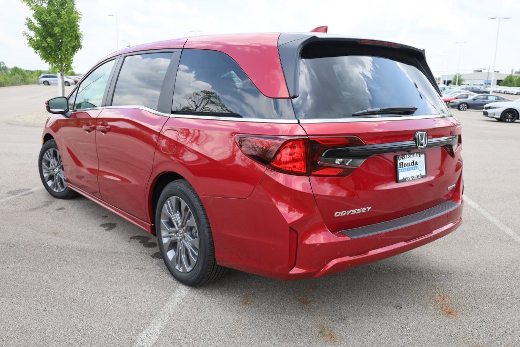 New 2027 Honda Odyssey Touring image 4