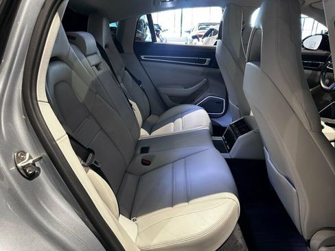 Used 2023 Porsche Panamera image 30
