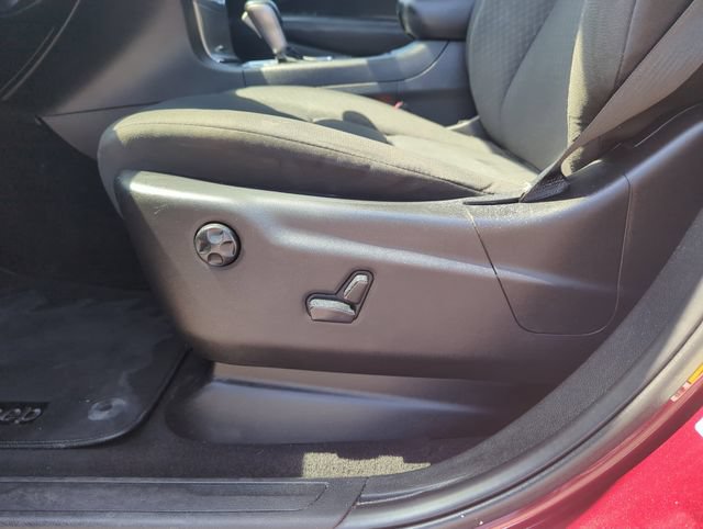Used 2020 Jeep Grand Cherokee Laredo RWD image 12