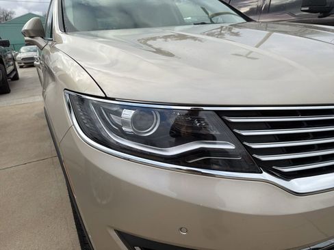 Used 2017 Lincoln MKX Reserve w/ Driver Assistance Package image 10