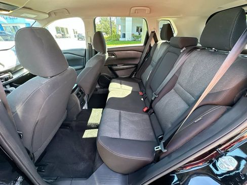 Used 2025 Nissan Rogue SV FWD image 22