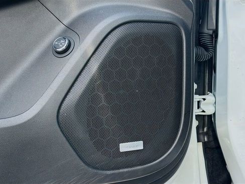 Used 2021 GMC Acadia SLT w/ Technology Package image 26