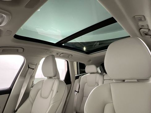 Certified 2023 Volvo XC60 B5 Core w/ Climate Package image 16