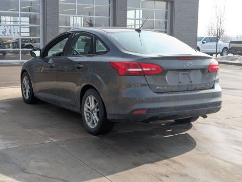 Used 2017 Ford Focus SE image 3