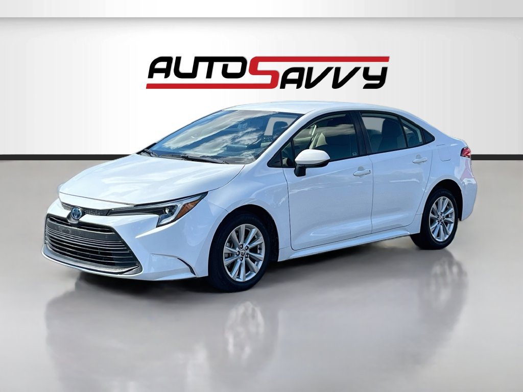Used 2024 Toyota Corolla LE w/ LE Convenience Package FWD image 3