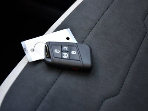 New 2026 Volkswagen Taos SE AWD/4WD image 14