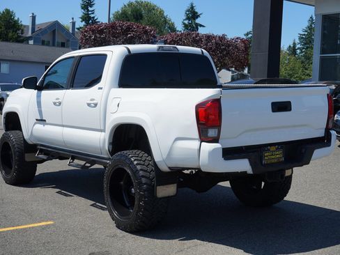 Used 2021 Toyota Tacoma SR5 w/ Technology Package AWD/4WD image 3