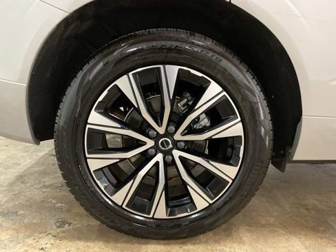 Used 2025 Volvo XC60 B5 Core image 31