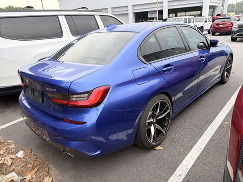 Used 2021 BMW 330i Sedan w/ M Sport Package RWD image 4