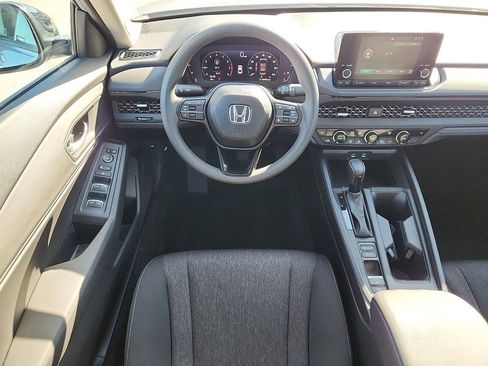 Certified 2025 Honda Accord SE image 7