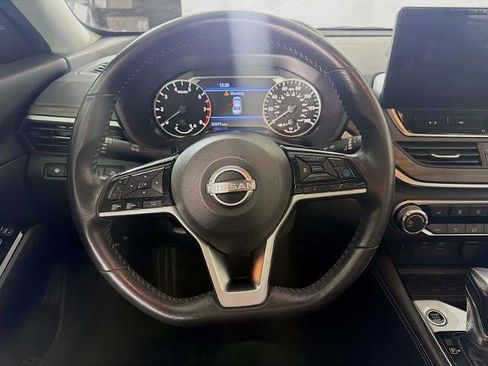 Certified 2023 Nissan Altima 2.5 SV w/ SV Premium Package AWD/4WD image 9