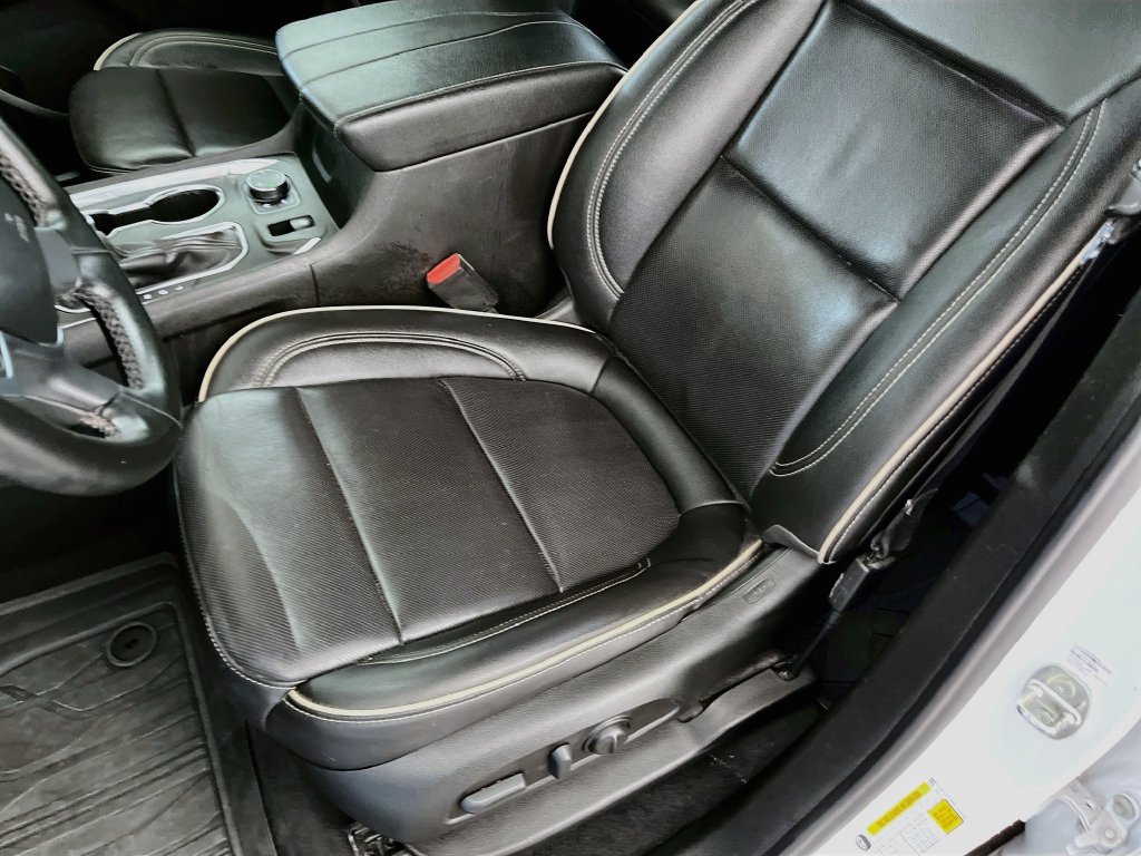 Used 2023 Chevrolet Traverse Premier w/ Redline Edition AWD/4WD image 20