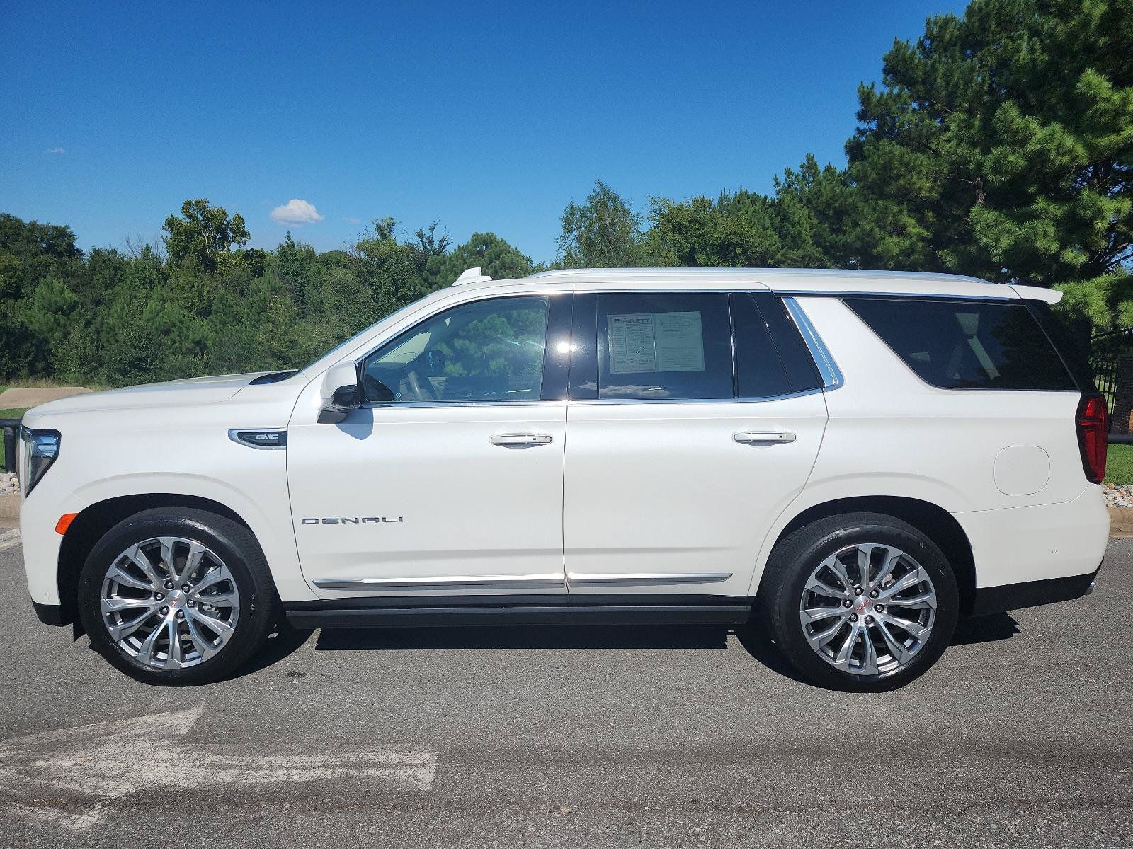 Certified 2024 GMC Yukon Denali w/ Denali Reserve Package AWD/4WD image 2
