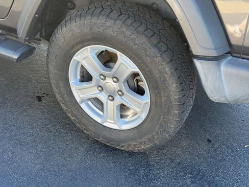 Used 2020 Jeep Wrangler Sport image 6