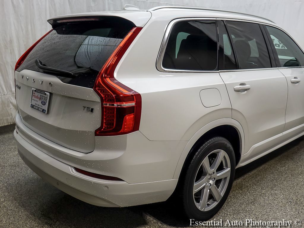 Used 2022 Volvo XC90 T5 Momentum AWD/4WD image 7