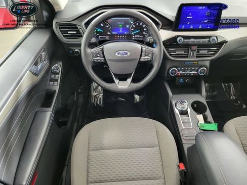 Certified 2021 Ford Escape SE w/ Cold Weather Package image 28