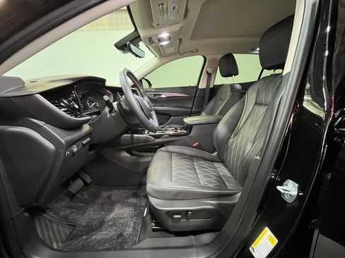 Used 2023 Buick Envision Avenir image 17