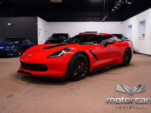 Used 2016 Chevrolet Corvette Stingray Coupe w/ 2LT Preferred Equipment Group RWD image 3