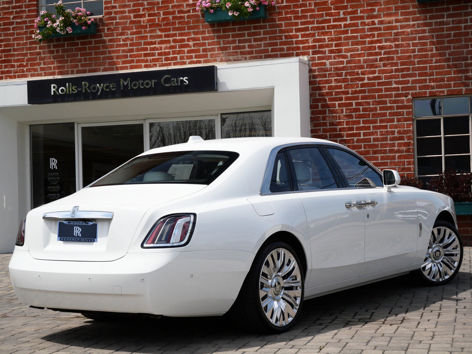 Certified 2025 Rolls-Royce Ghost AWD/4WD image 2