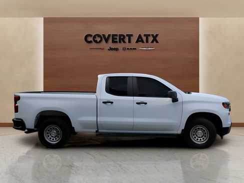Used 2023 Chevrolet Silverado 1500 W/T w/ Z71 Off-Road Package AWD/4WD image 6