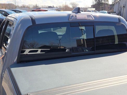 Used 2021 Toyota Tacoma TRD Sport image 17