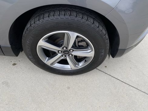 Used 2024 Ford Edge SEL w/ Convenience Package image 4