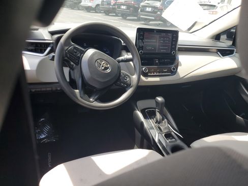 Used 2020 Toyota Corolla LE w/ Carpet Mat Package (TMS) FWD image 8