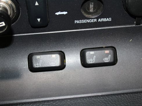 Used 2005 Ford Thunderbird image 29