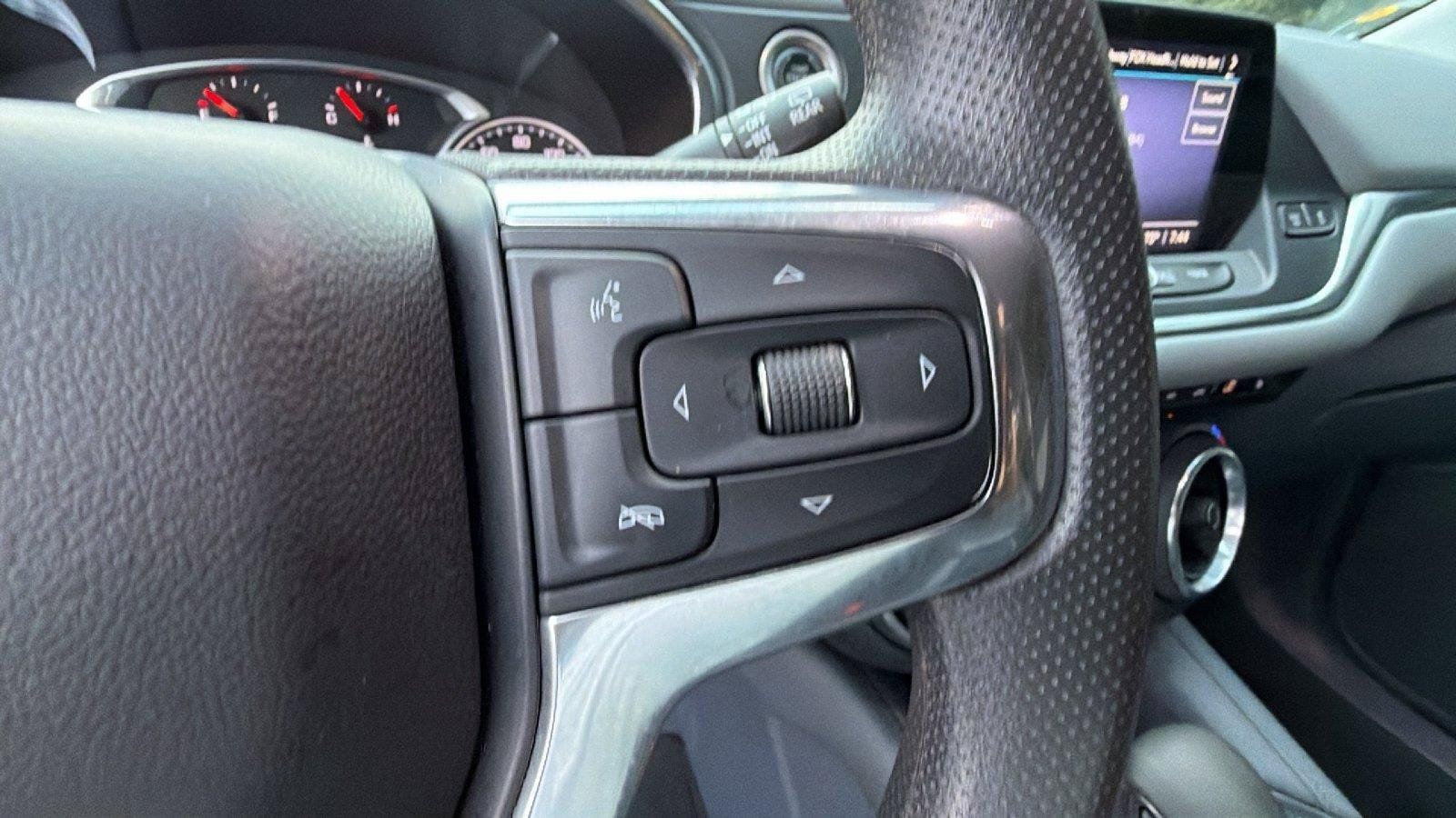 Used 2021 Chevrolet Blazer LT FWD image 28