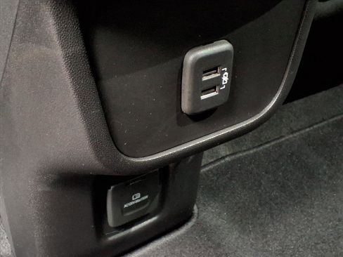 Used 2022 GMC Terrain SLE w/ Driver Convenience Package image 16