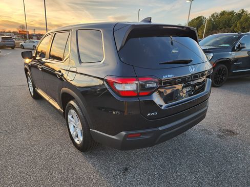 Used 2023 Honda Pilot LX image 7