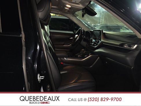 Used 2022 Toyota Highlander XLE image 14