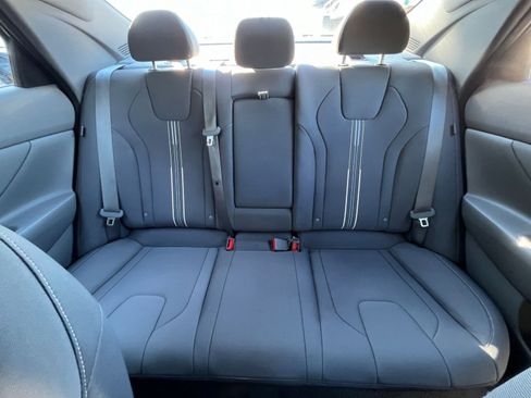 Used 2025 Hyundai Elantra SEL image 38