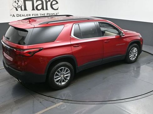 Used 2023 Chevrolet Traverse LT image 16