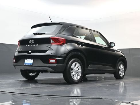 Used 2026 Hyundai Venue SE FWD image 23