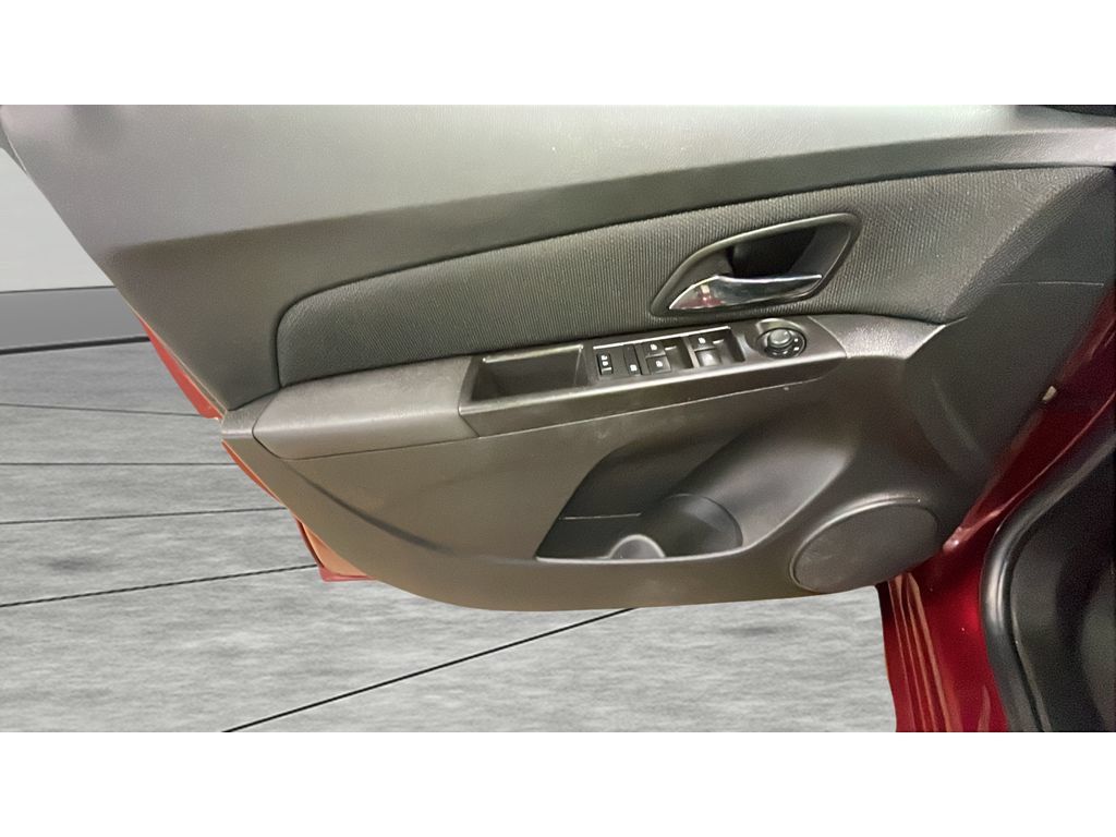 Used 2016 Chevrolet Cruze LT FWD image 10