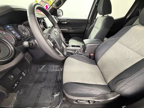 Used 2023 Toyota Tacoma TRD Sport AWD/4WD image 22