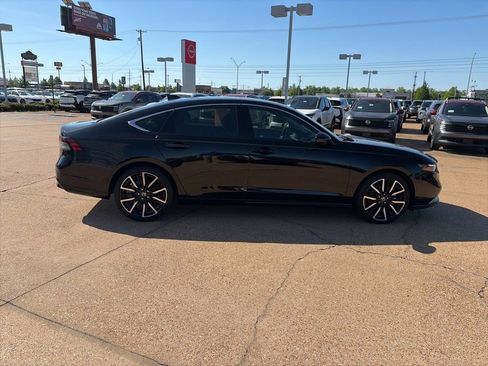 Used 2024 Honda Accord Touring image 5