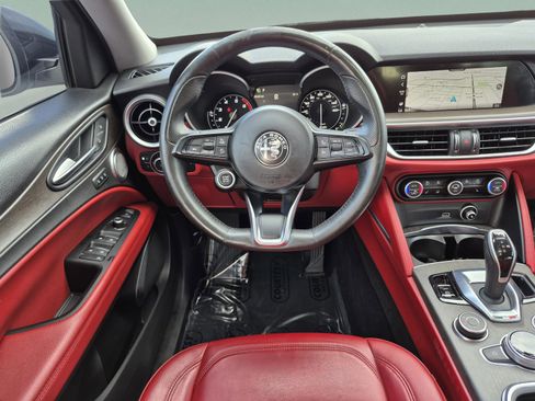 Used 2020 Alfa Romeo Stelvio Ti w/ Nero Edizione AWD/4WD image 14