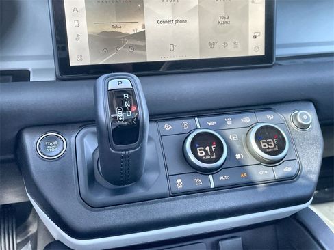 Certified 2023 Land Rover Defender 90 SE image 27