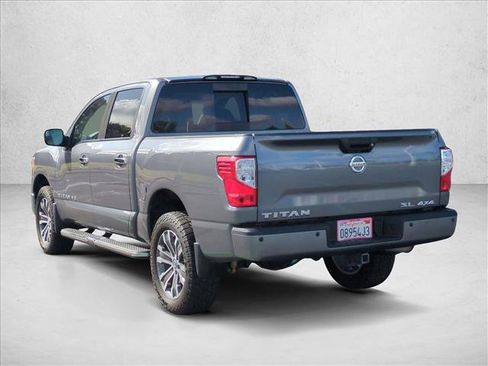 Used 2018 Nissan Titan SL AWD/4WD image 8